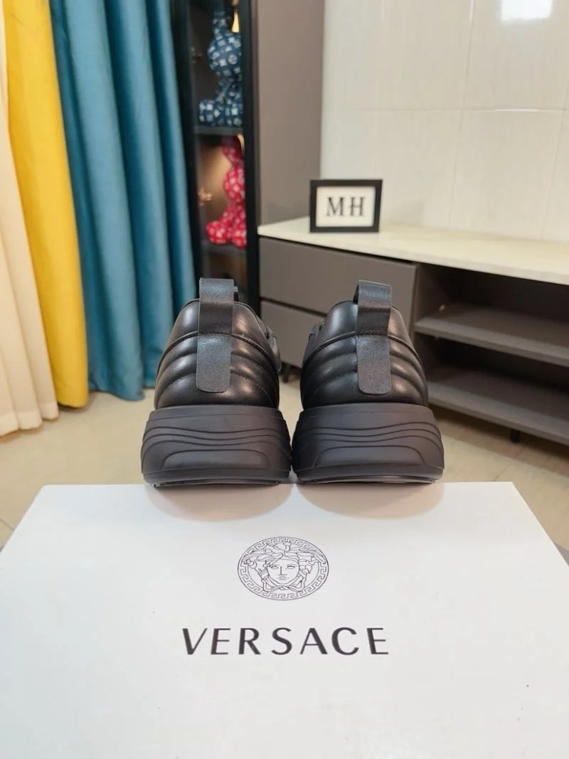 Versace Low Shoes Effortless 37548