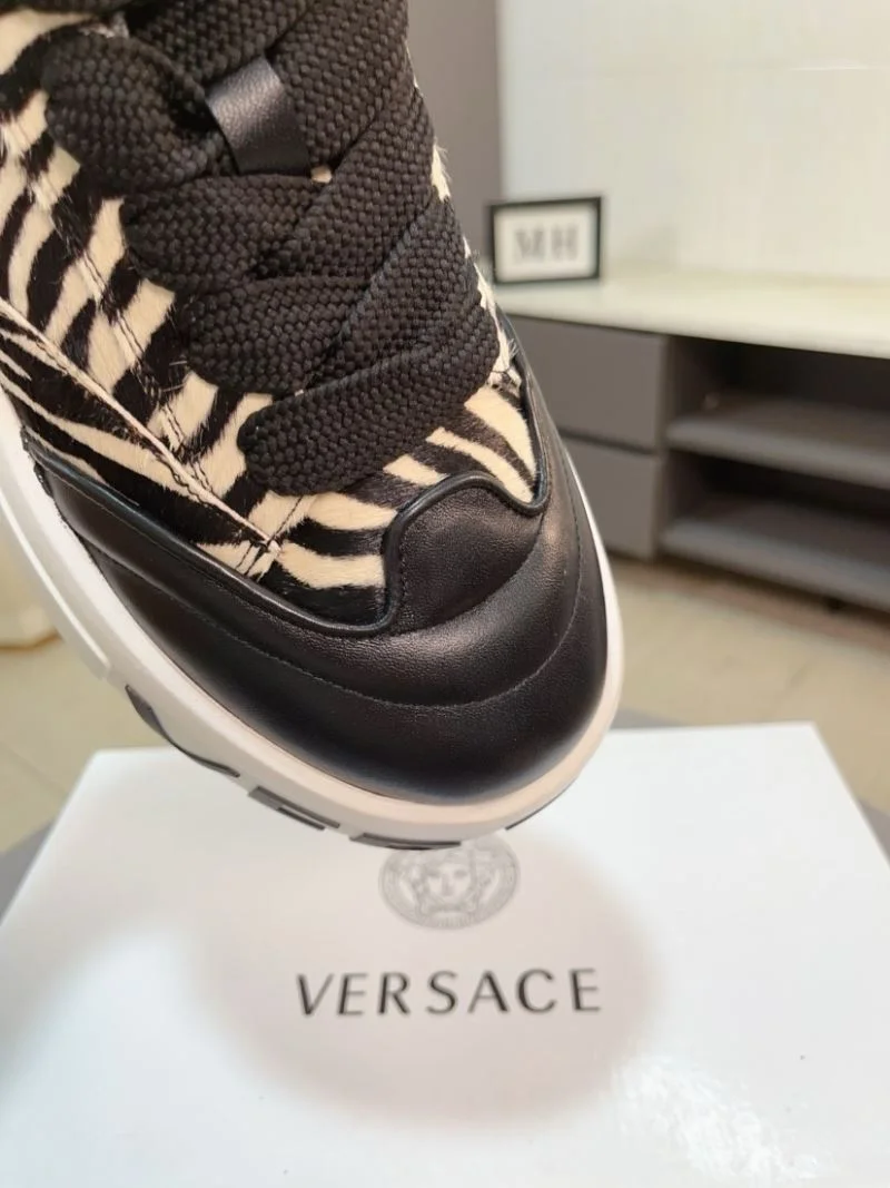 Versace Low Shoes Bright 37540