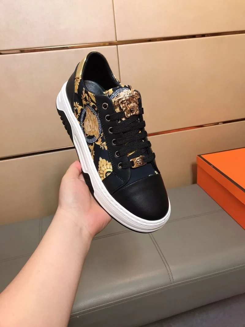 Versace Low Shoes Sleek 37531