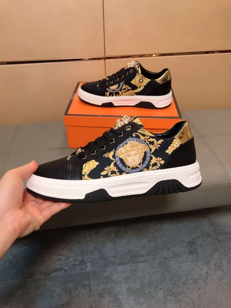 Versace Low Shoes Sleek 37531
