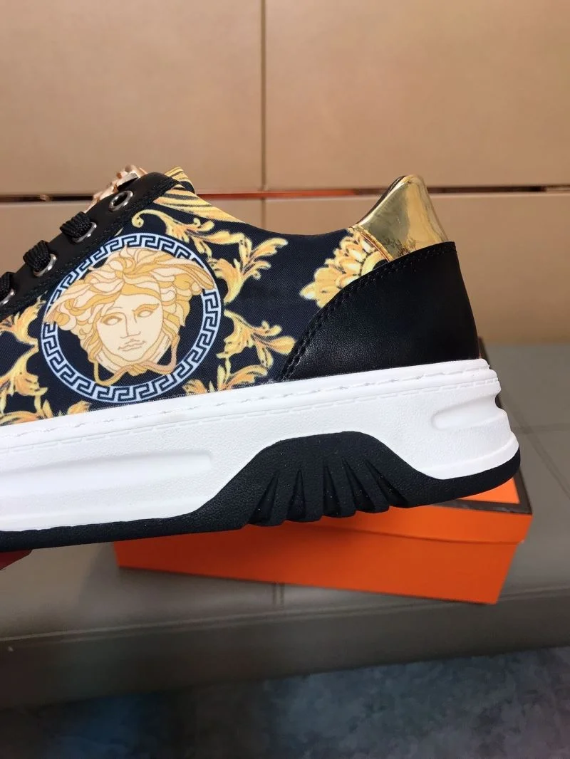 Versace Low Shoes Sleek 37531