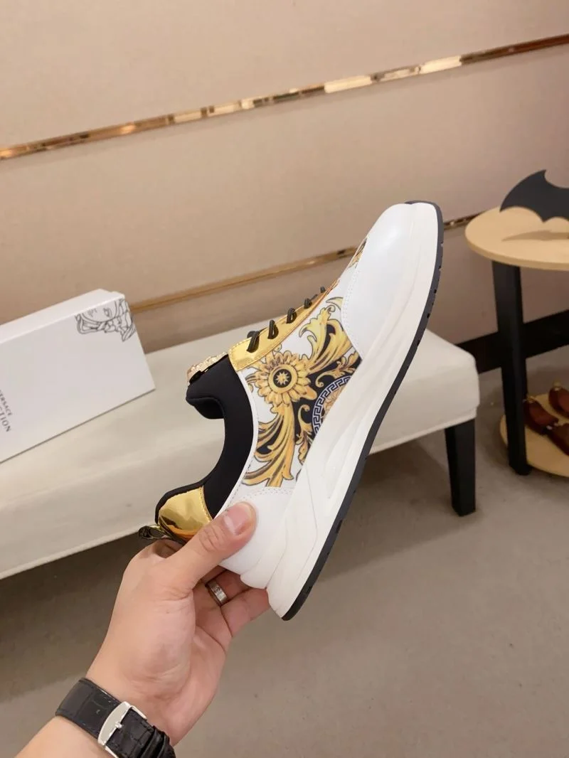 Versace Low Shoes Comfortable 37521