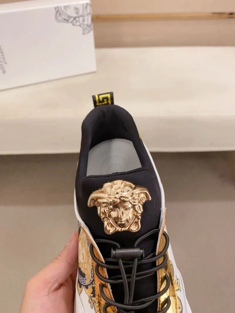 Versace Low Shoes Comfortable 37521