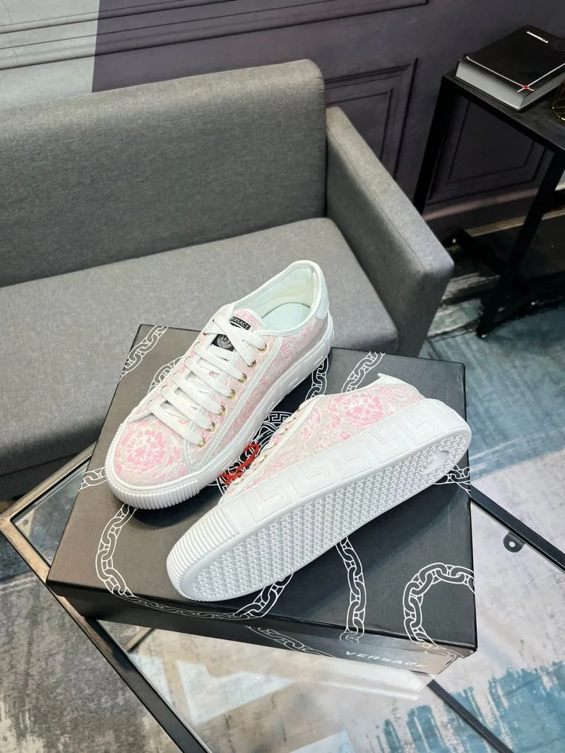 Versace Low Shoes Durable 37527