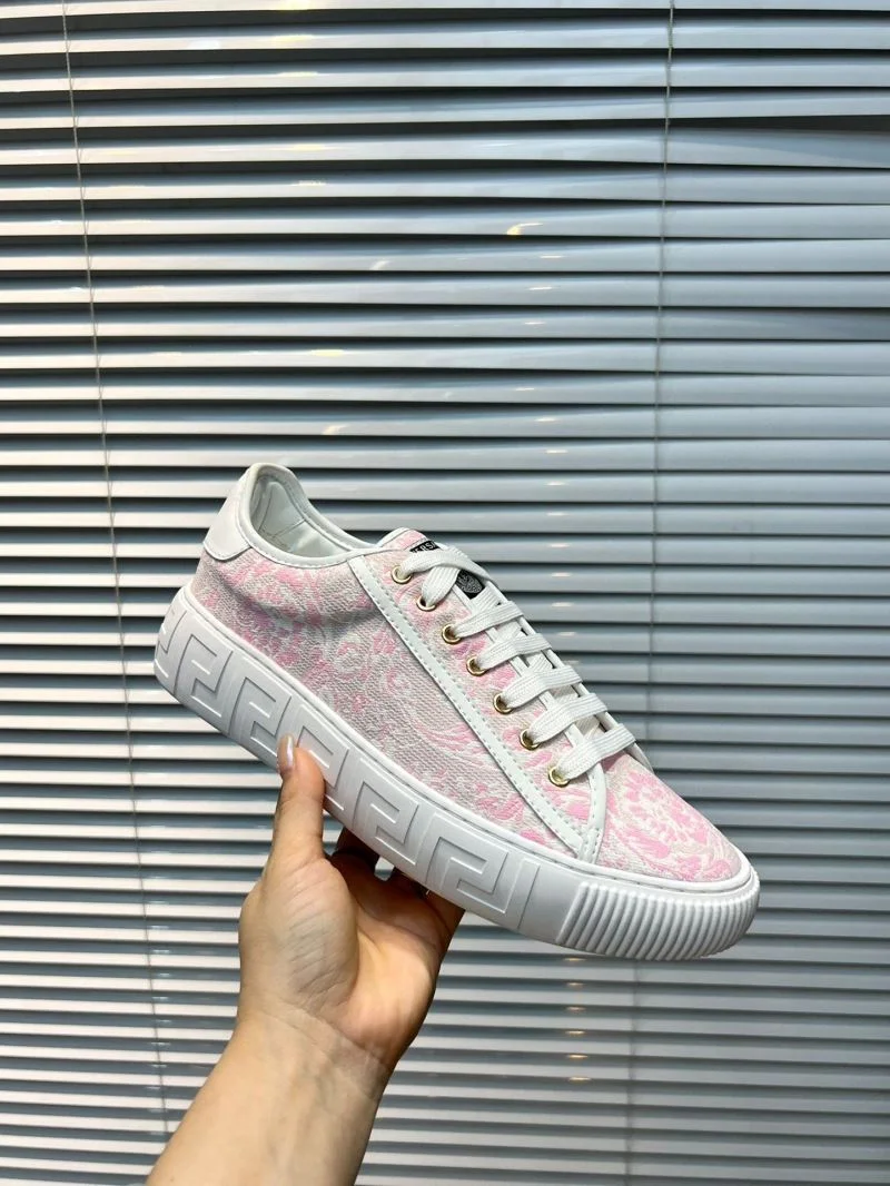 Versace Low Shoes Durable 37527