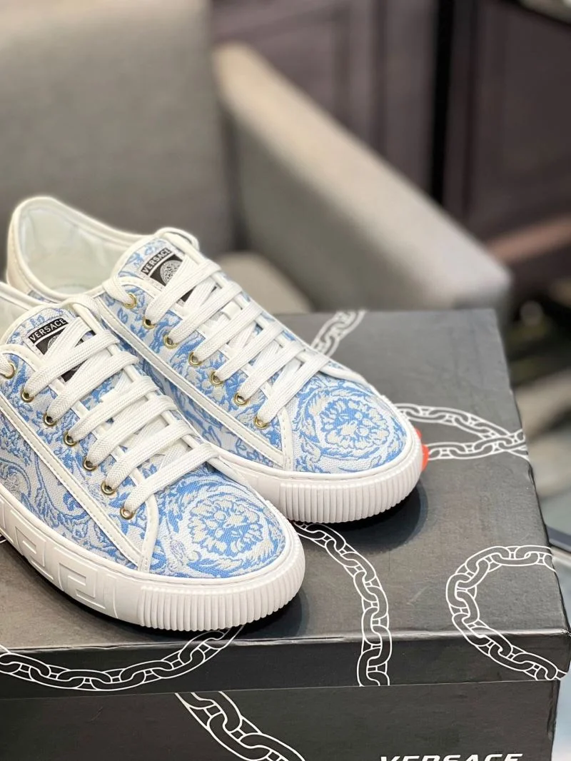 Versace Low Shoes Stretchable 37522