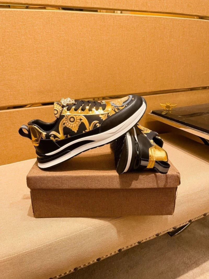 Elegant Versace Low Shoes 37512