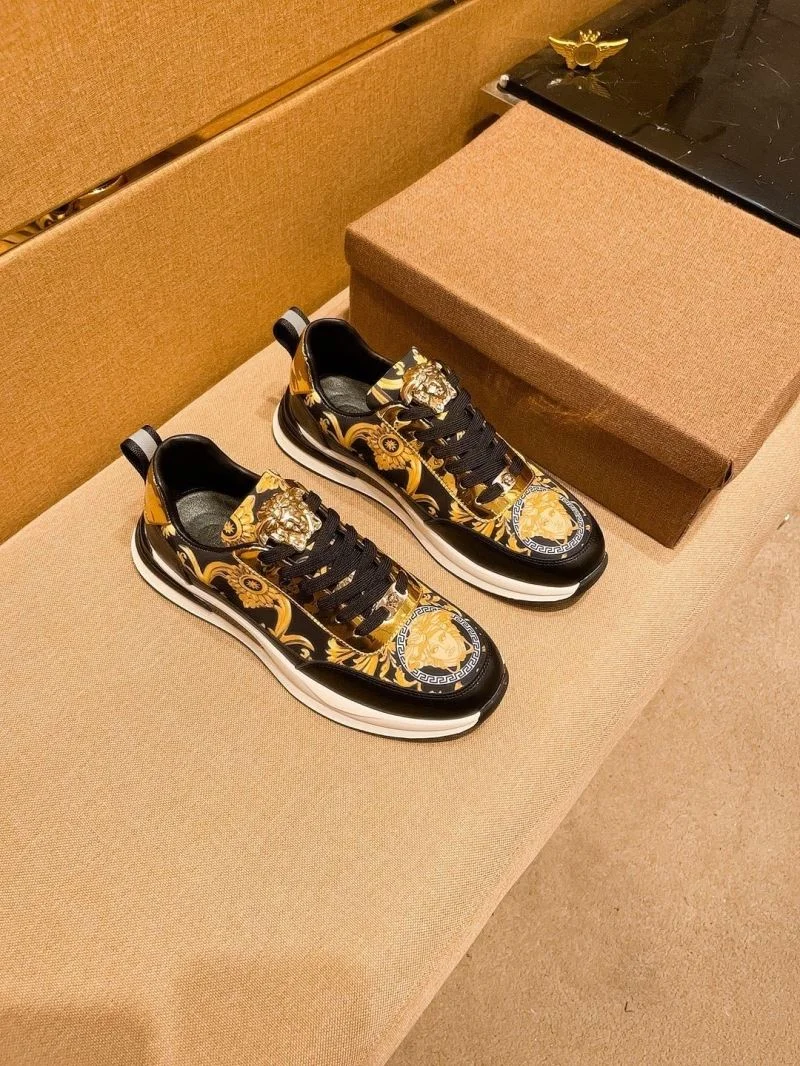 Elegant Versace Low Shoes 37512