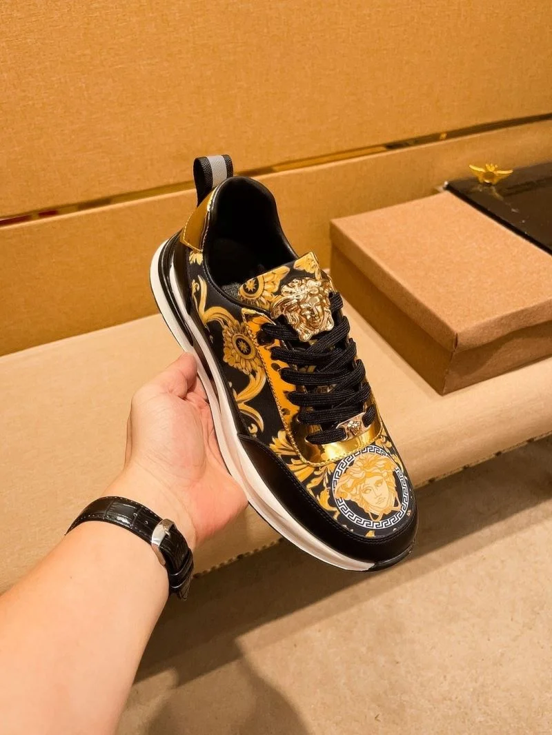 Elegant Versace Low Shoes 37512