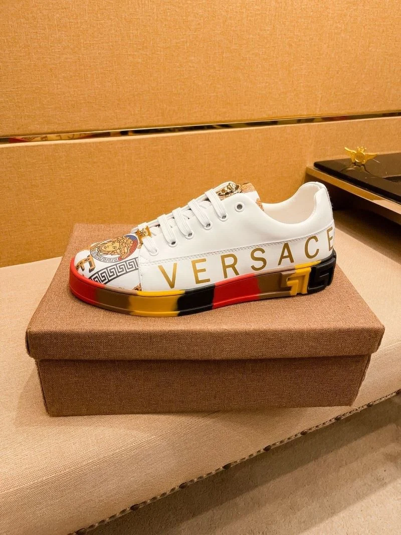 Fashionable Versace Low Shoes 37502