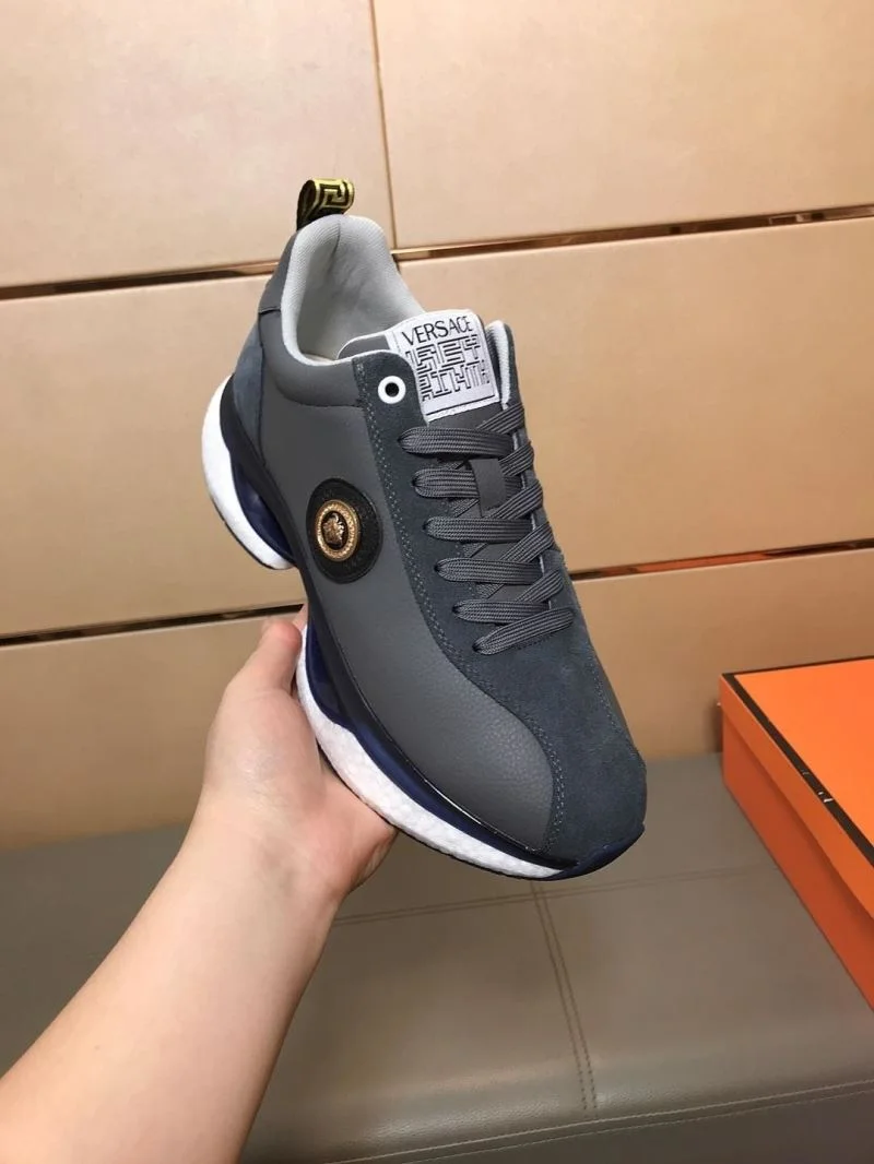 Stylish Versace Low Shoes 37486