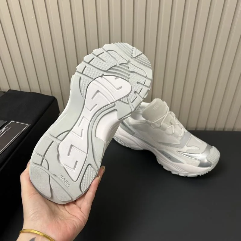 Youthful Versace Low Shoes 37324