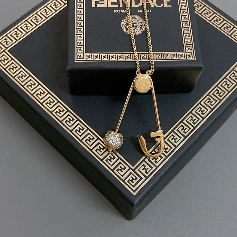 Versace Necklaces Affordable 213598