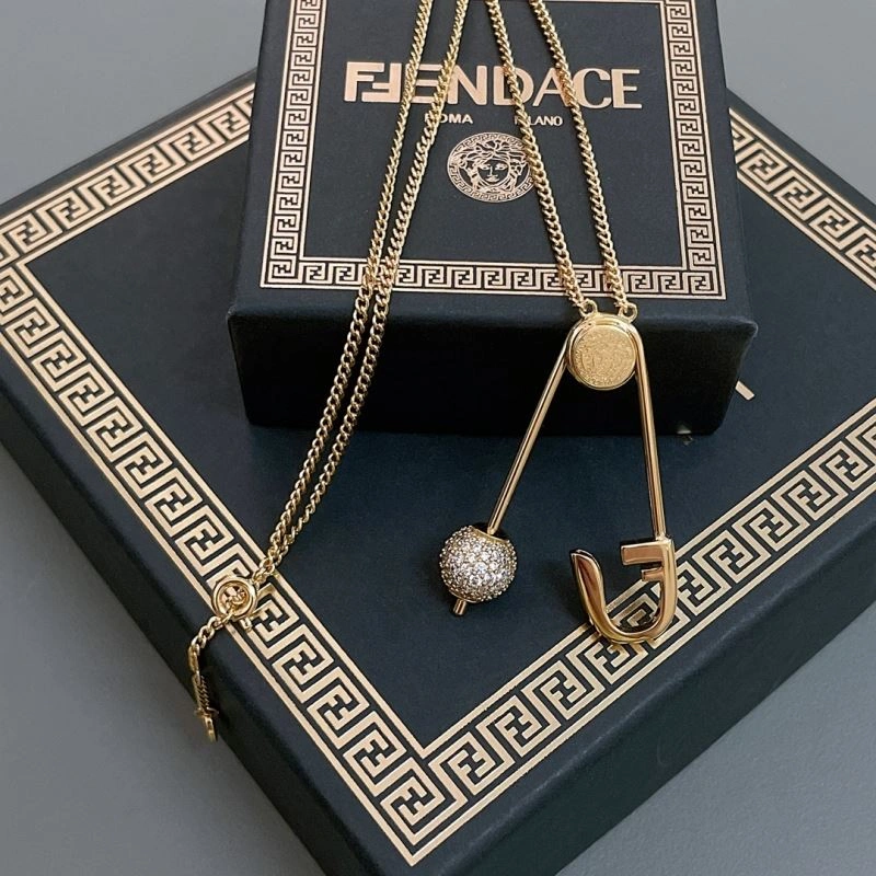 Versace Necklaces Affordable 213598