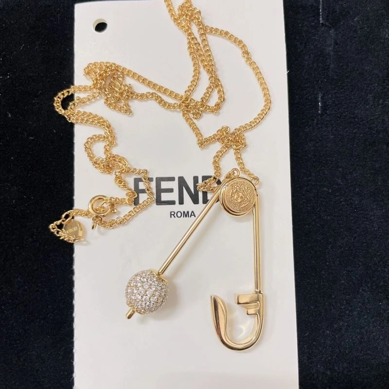 Versace Necklaces Affordable 213598