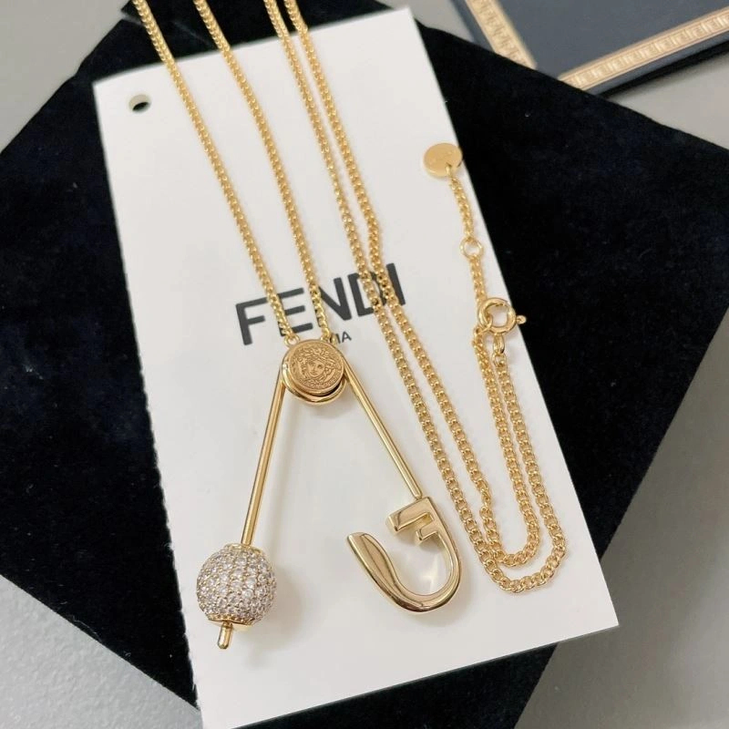 Versace Necklaces Affordable 213598