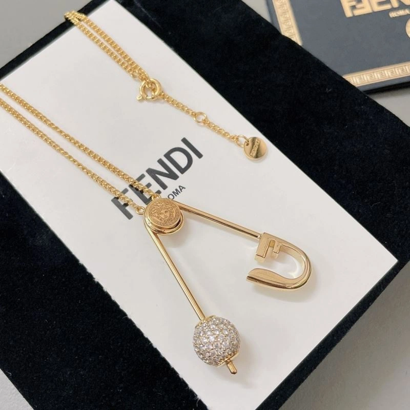 Versace Necklaces Affordable 213598