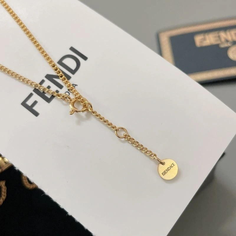 Versace Necklaces Affordable 213598