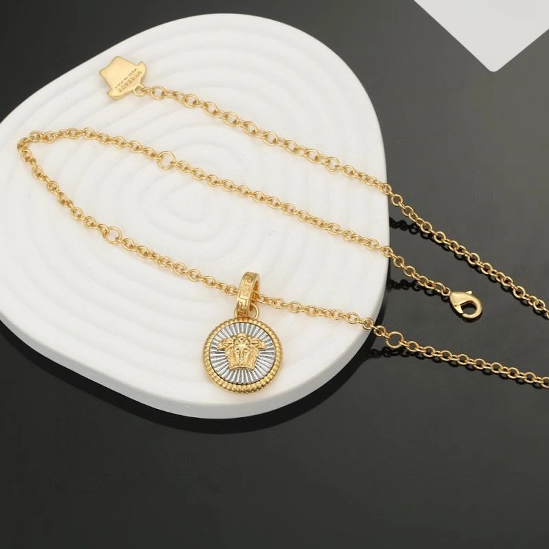 Versace Necklaces Trendsetting 213593