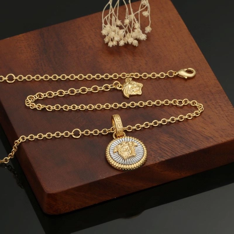 Versace Necklaces Trendsetting 213593