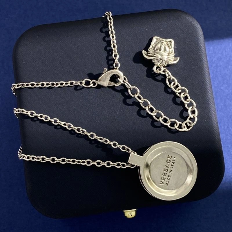 Snug Versace Necklaces 211685