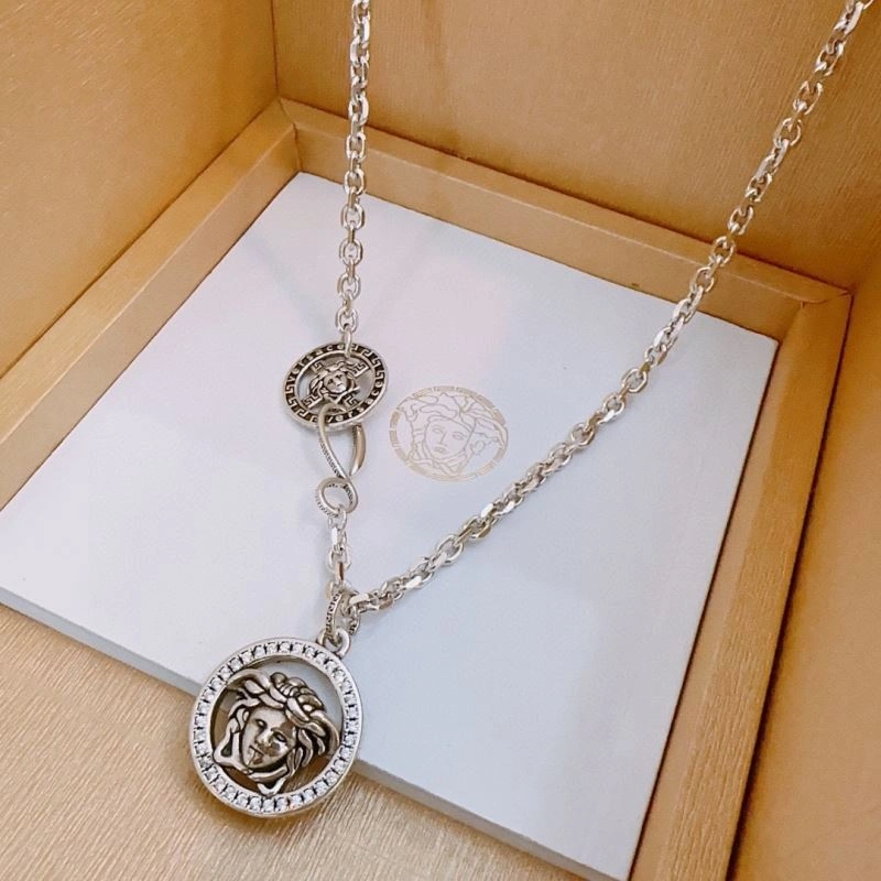 Tailored Versace Necklaces 211604