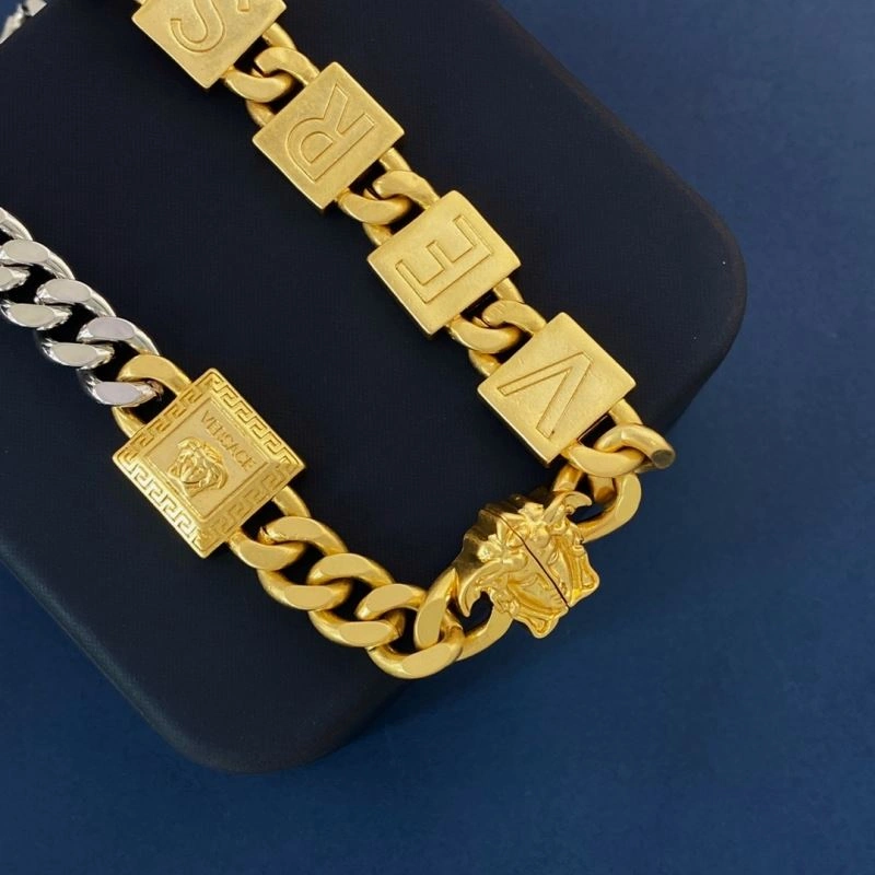 Versace Necklaces Practical 211011