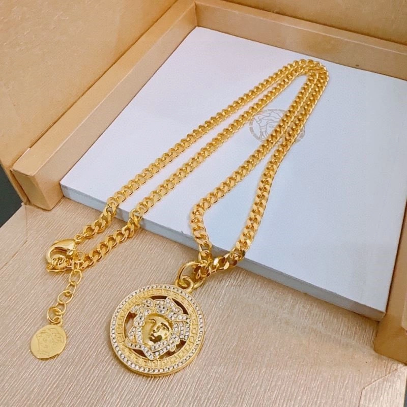 Fashionable Versace Necklaces 209005