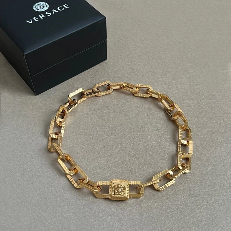 Chic Versace Necklaces 209003
