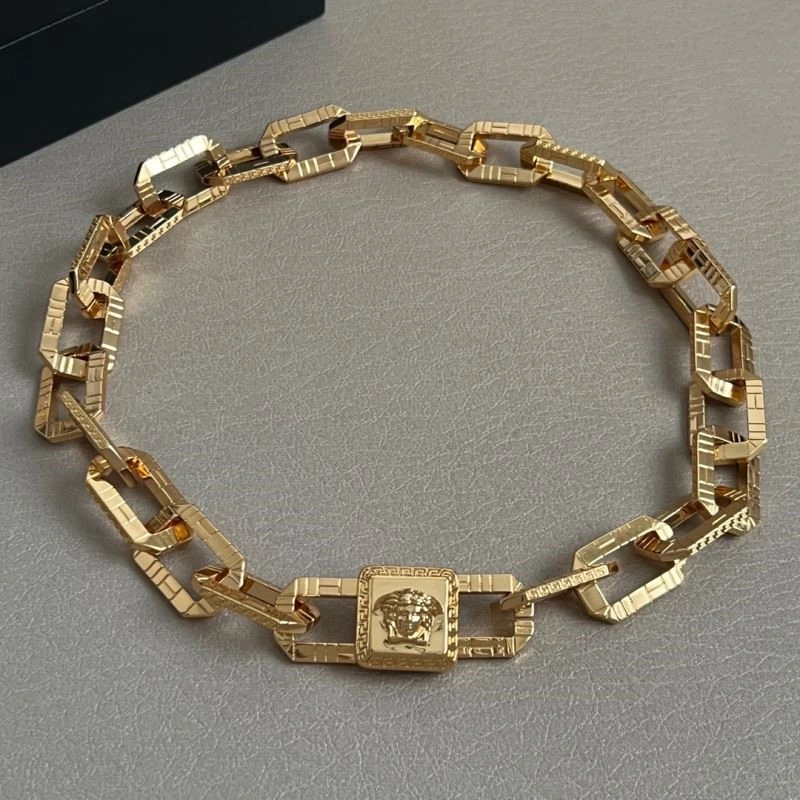 Chic Versace Necklaces 209003