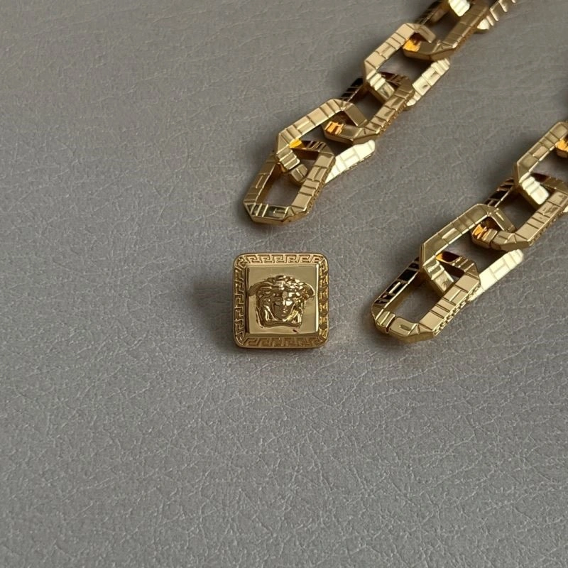 Chic Versace Necklaces 209003