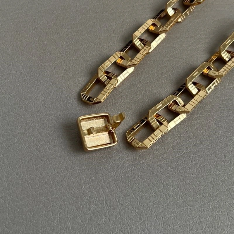 Chic Versace Necklaces 209003