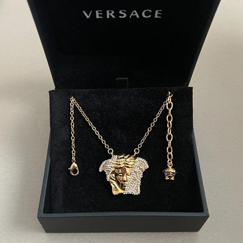 UrbanChic Versace Necklaces 209001
