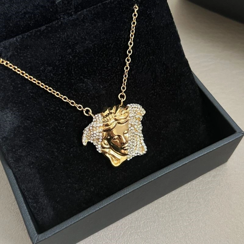UrbanChic Versace Necklaces 209001