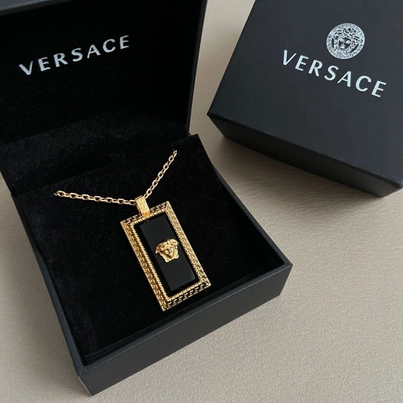 Sporty Versace Necklaces 208989