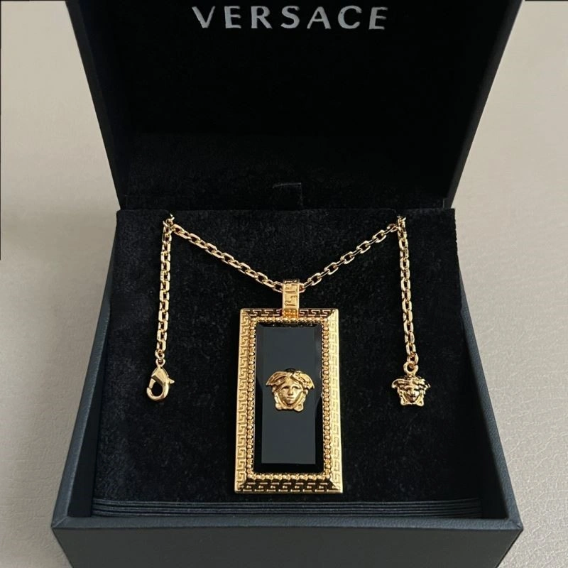 Sporty Versace Necklaces 208989