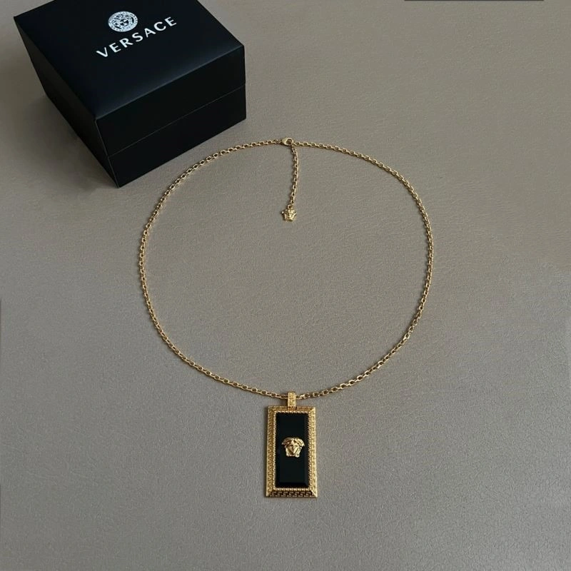Sporty Versace Necklaces 208989