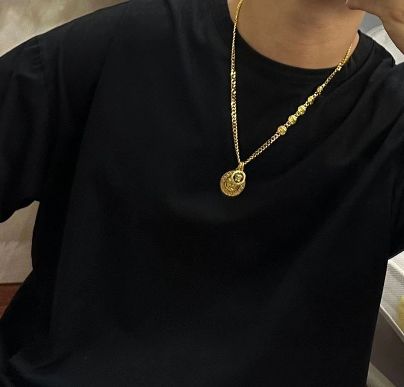 Trendy Versace Necklaces 208995