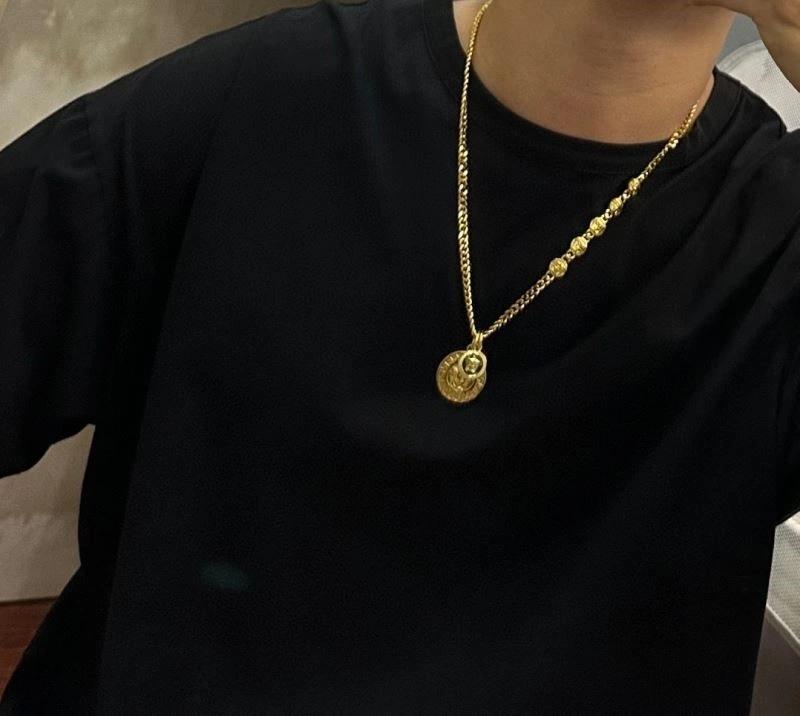 Trendy Versace Necklaces 208995