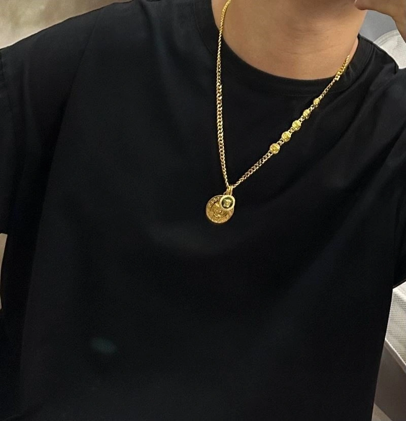 Trendy Versace Necklaces 208995