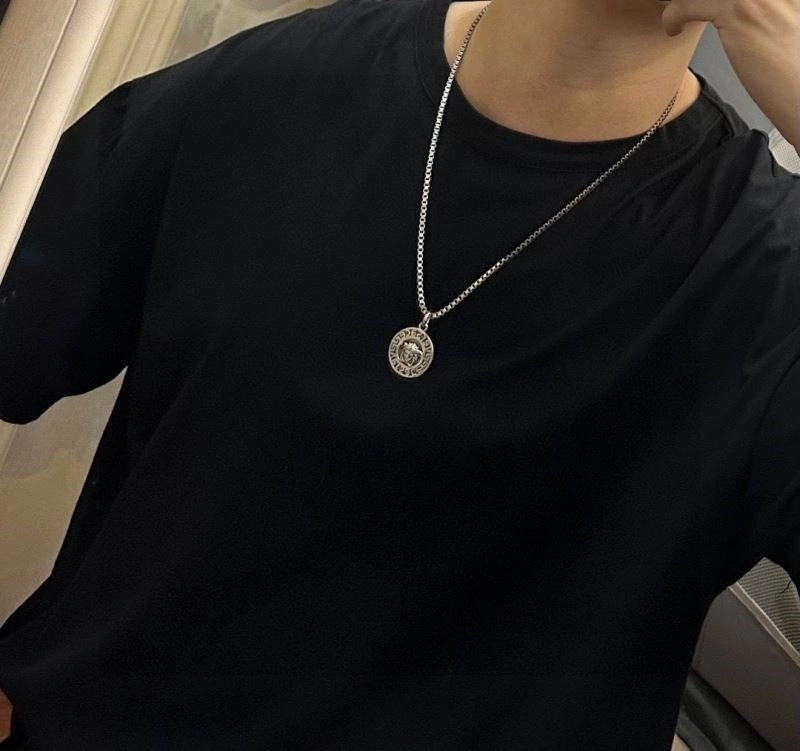Trendsetting Versace Necklaces 208356