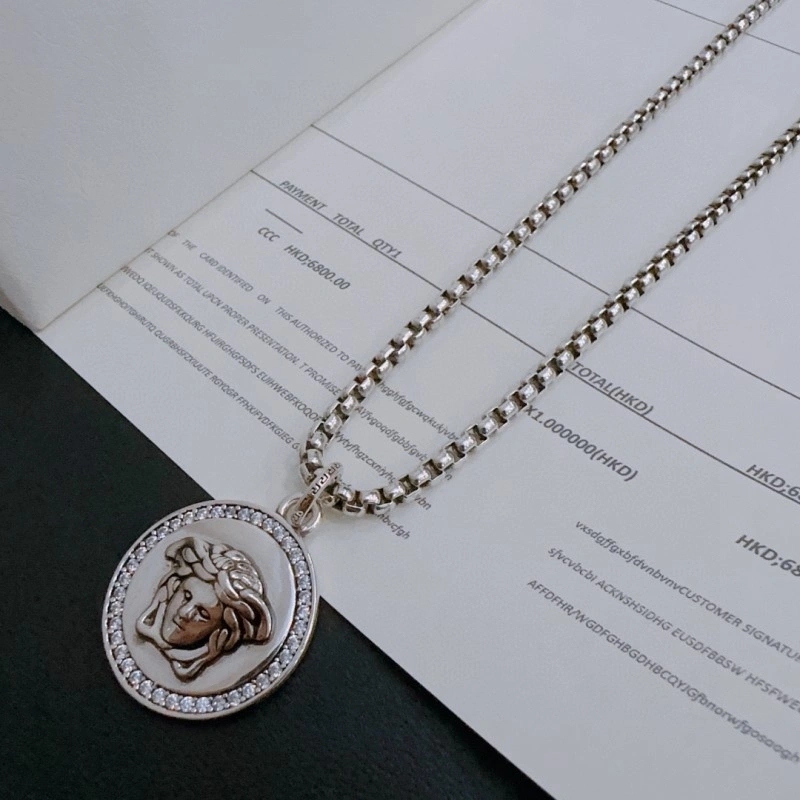 Fashionable Versace Necklaces 208354