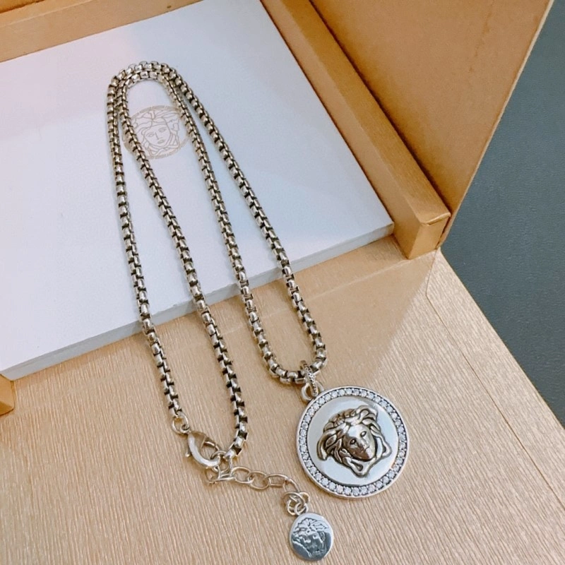 Fashionable Versace Necklaces 208354