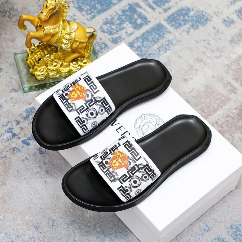Versace Slippers Unisex 37268