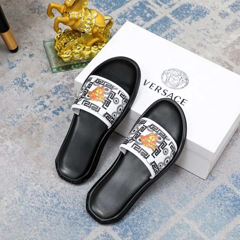 Versace Slippers Unisex 37268