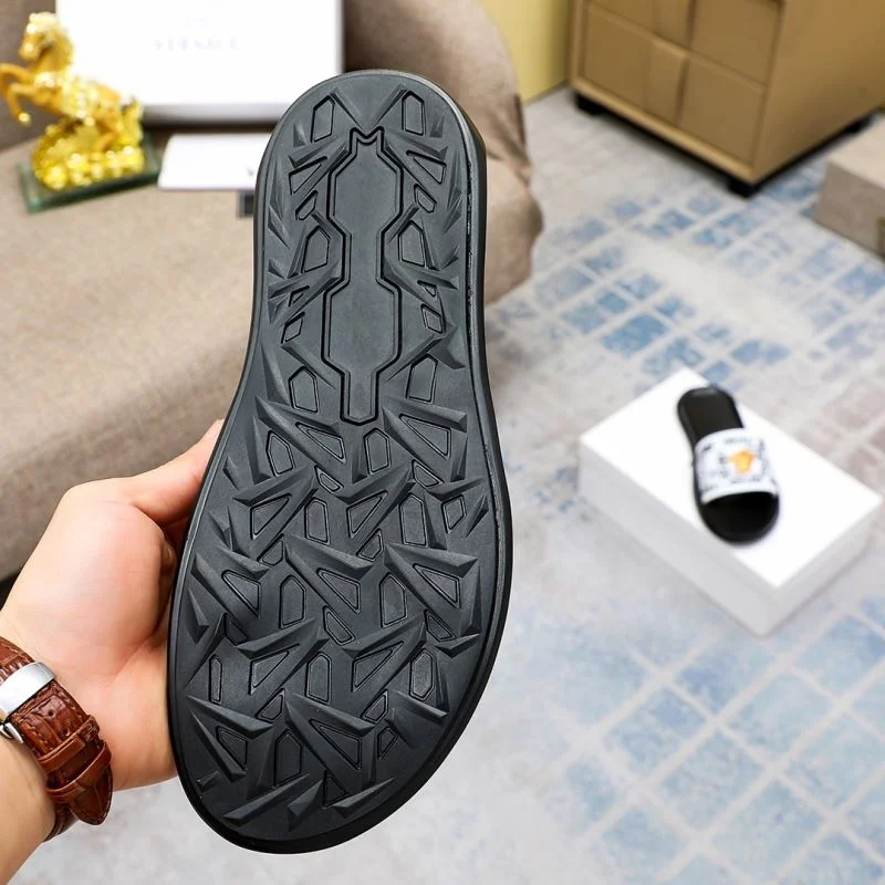 Versace Slippers Unisex 37268