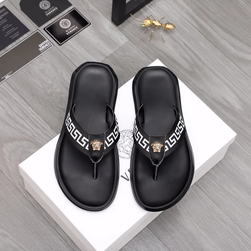 WellDesigned Versace Slippers 37247