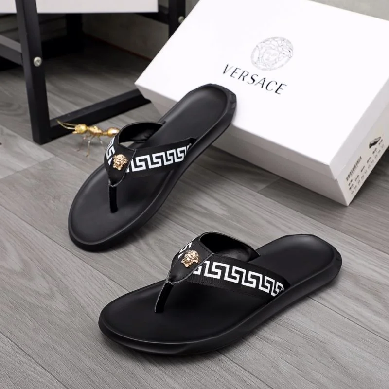 WellDesigned Versace Slippers 37247