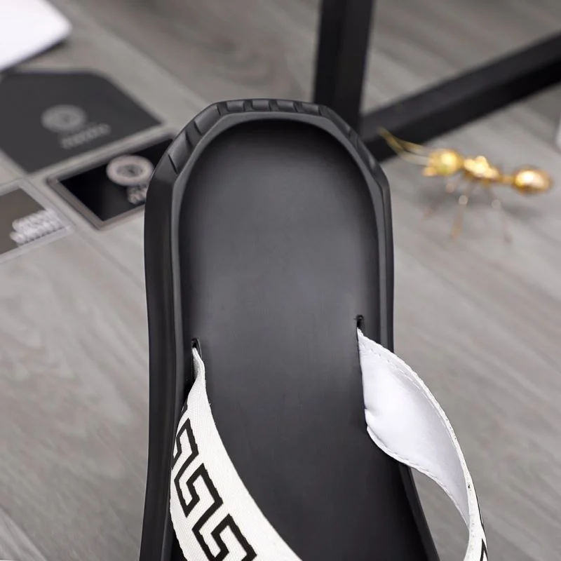 Versace Slippers UrbanStyle 37234