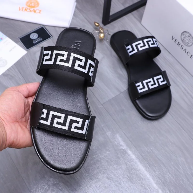 HighPerformance Versace Slippers 37228